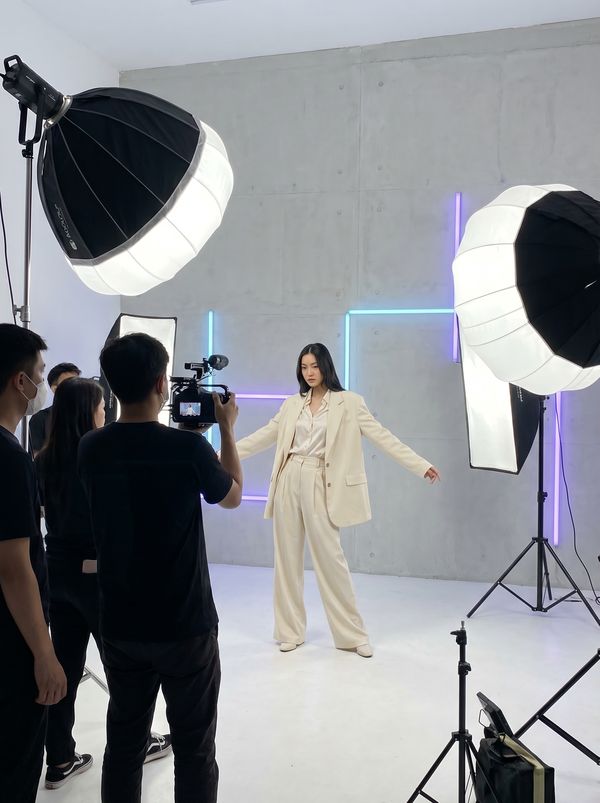今日看料视频-时尚写真拍摄